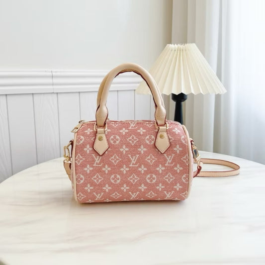 Bolso pequeño mezclilla rosa logo strap removible