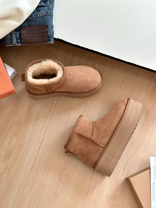 Botines ug*g mini plataforma de 5 cm cuero y lana café