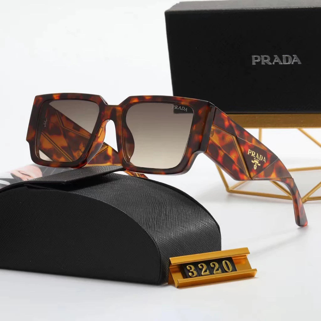 Gafas negras cuadradas logo carey