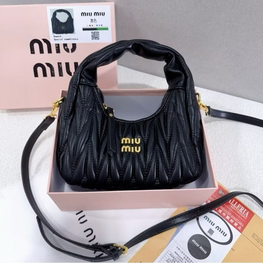 Carter Miu textura strap largo regulable negra